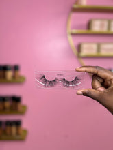 Load image into Gallery viewer, Top Tier Eyelash Strips
