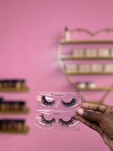 Load image into Gallery viewer, Top Tier Eyelash Strips
